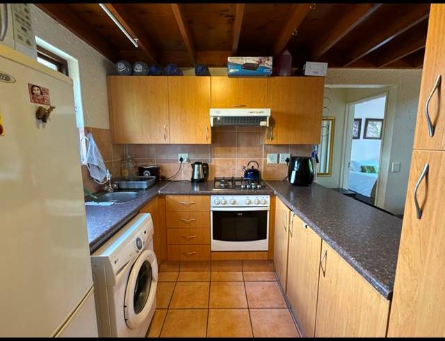 1 BEDROOM APARTMENT FOR SALE IN PINESLOPES